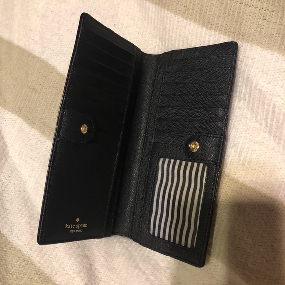 Kate Spade Wallet - Picture 1 of 3